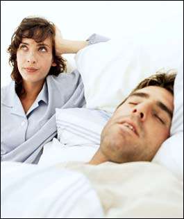 لماذا ينام الرجال بعد العلاقات الحميمة مباشرةً ؟