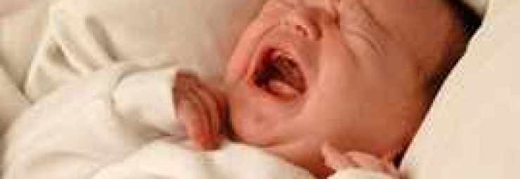 أعراض اليرقان النووي عند الطفل حديث الولادة