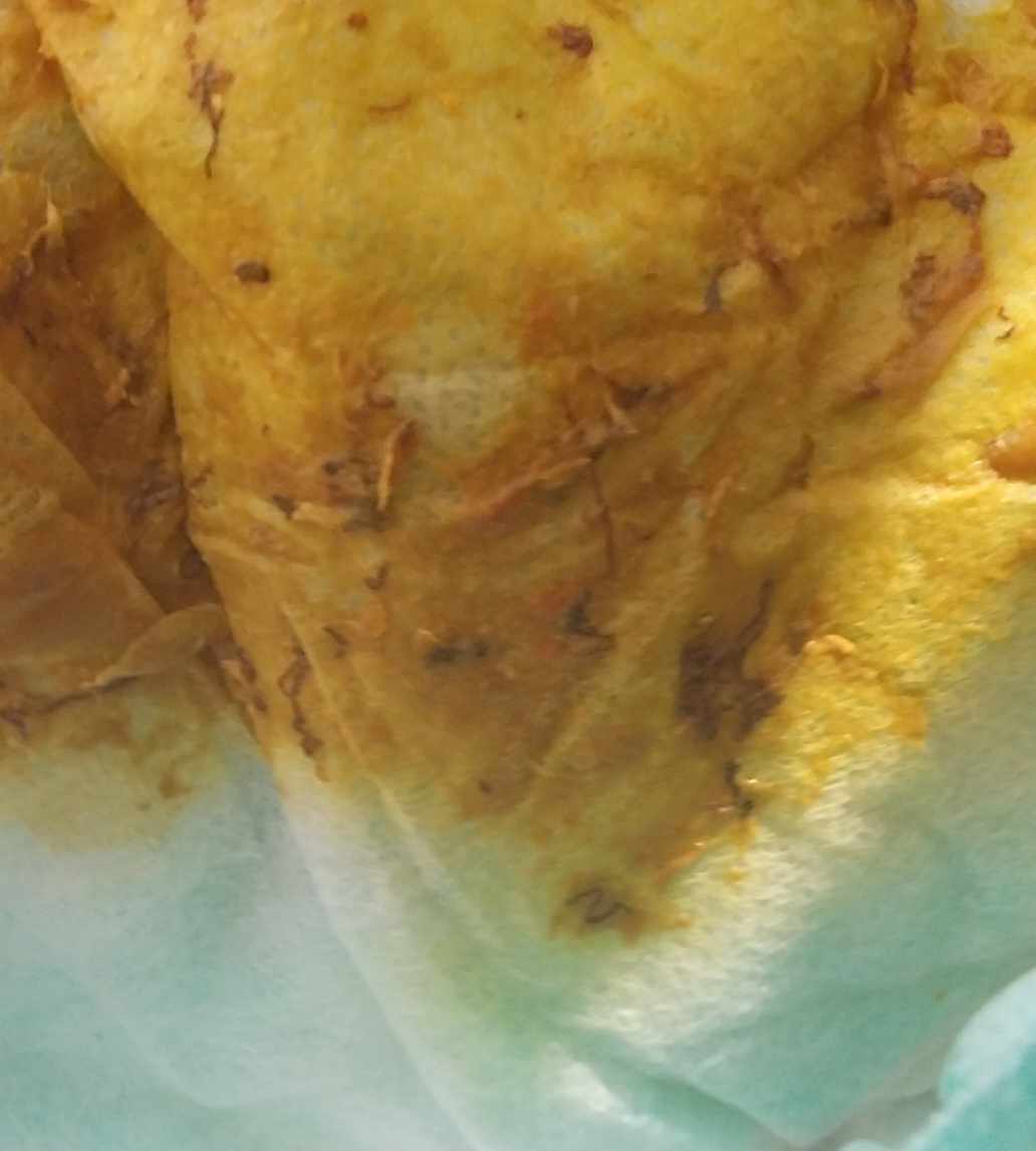 خيطان لونها اسود في براز الرضيع