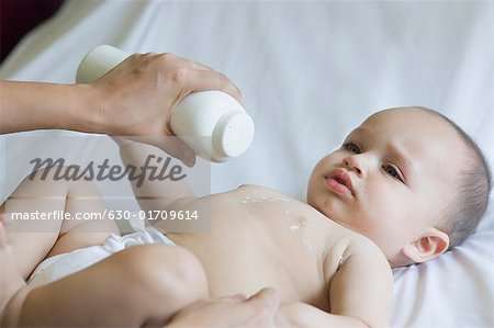 استنشاق بودرة الأطفال التالك