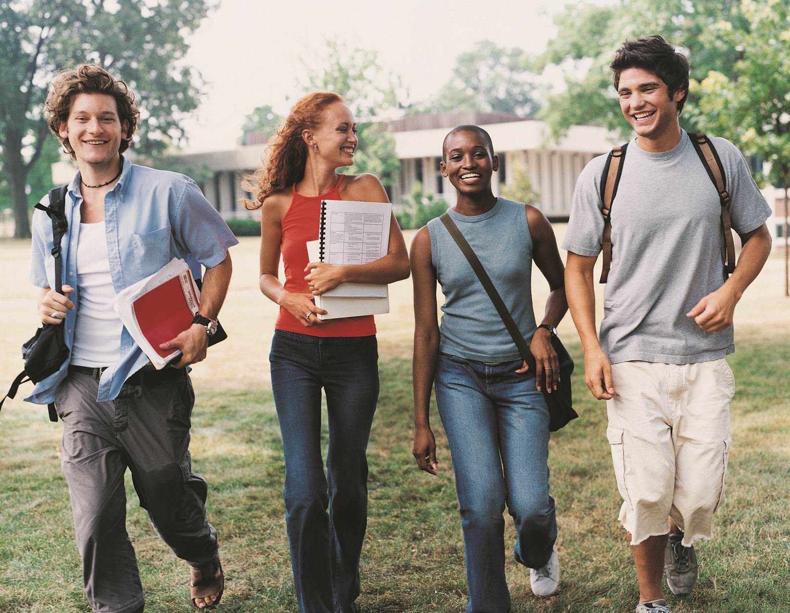 تواصل الأم مع الطفل بعمر 13 سنة حتى 18 سنة