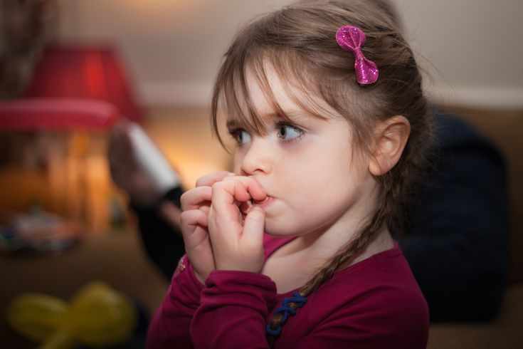 علاج قضم الأظافر عند الأطفال